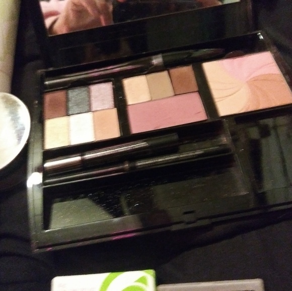 New Mary Kay makeup - Picture 4 of 8